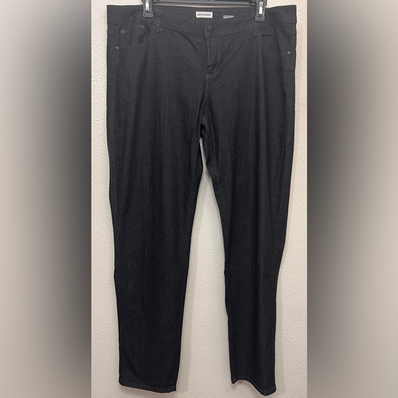 NWT Love Sweet Black Wash Denim Jeans with Rhinestone and Stitch Design size 22 - Picture 1 of 4